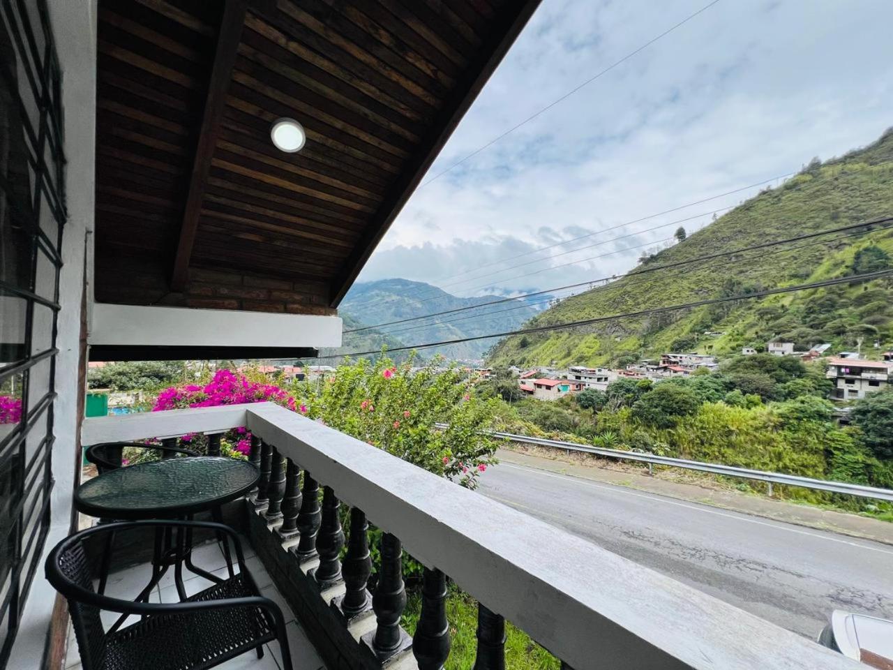 Mountain Chalet - Tungurahua Hot Springs/Aguas Termales Baños Buitenkant foto